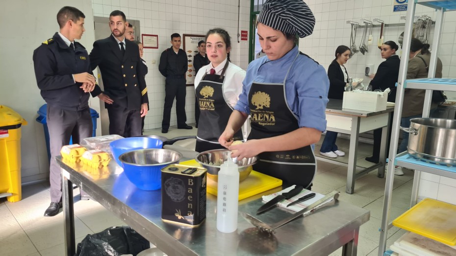 La DO Baena organiza el IV Concurso en Escuelas de Hostelería de Tortilla Española en Galicia con la Armada como “sede insignia”